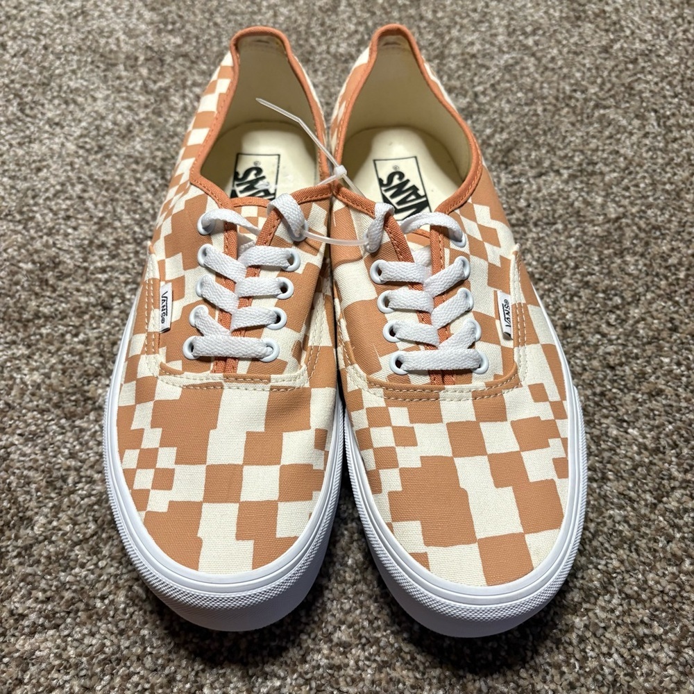 Vans Women’s size 11.5 Orange and Cream Geometric Platform - Picture 3 of 9